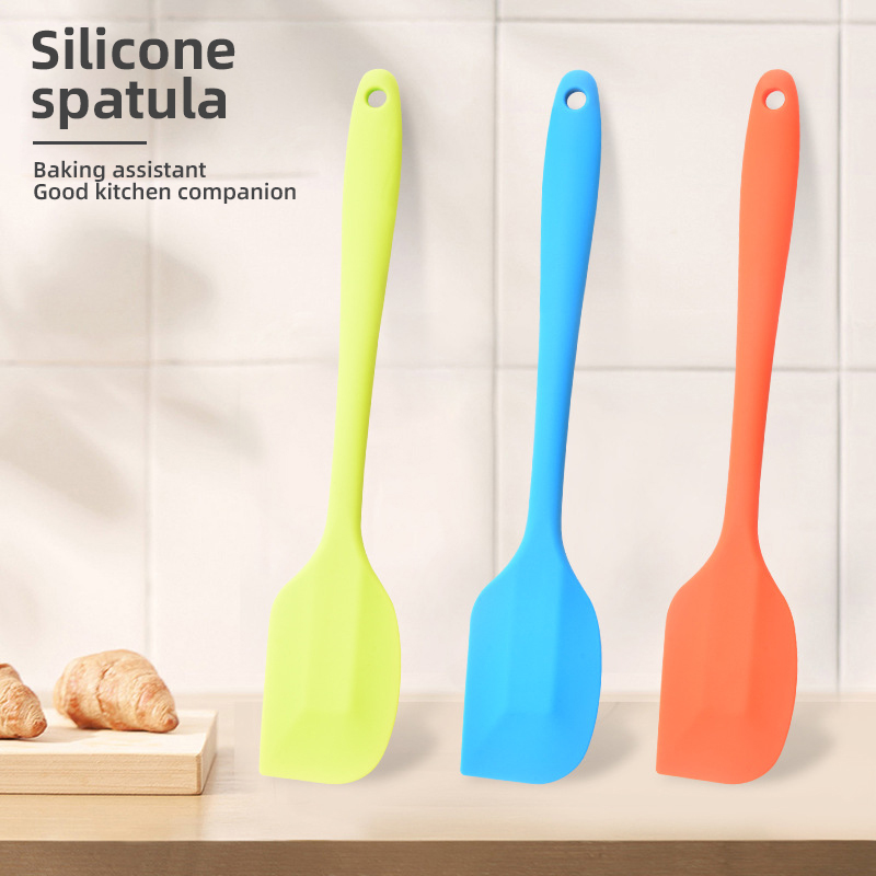 Heavy-Duty Silicon Cake Scraping Knife for Cream Handling & Decorating Durable Cooking Utensil Set at 72g Weight