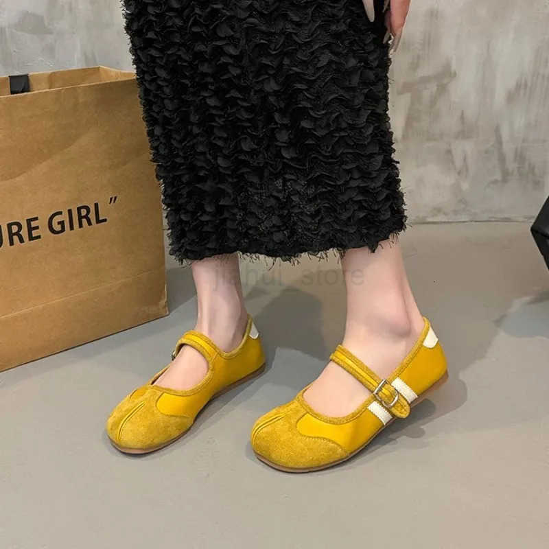 2025 Trend Women Marie Janes Shoes Flat Sandals Women Sport Sneakers Summer Loafers Casual Shoes Comfort Soft Leather Sneakers M250818