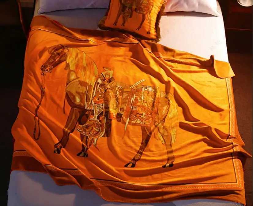 Luxury Flannel Orange Blanket Double-Sided Thick Warm Super Soft Multifunctional Blanket High Quty Decorative Throw Blanket S250818