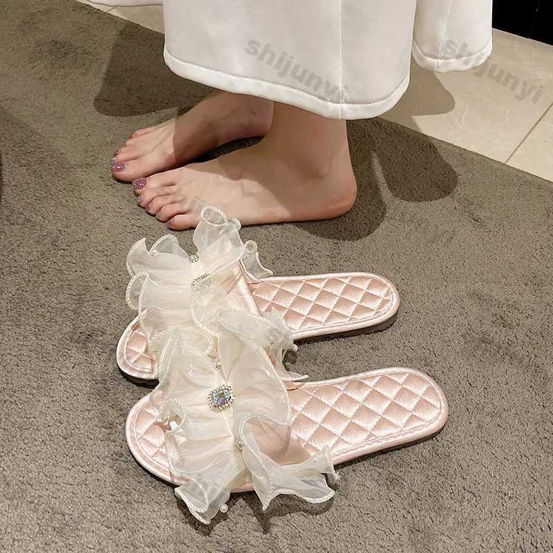 2024 Satin Open Toe Slippers Autumn New Indoor Soft Bott Flip-flops Bow Tie Ladies Flat He Casual Comfortable Slides Y250818