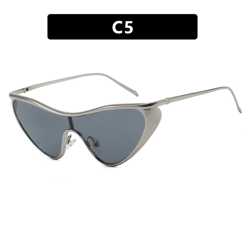 2025 Triangle Cat Over sized Sunglasses UV 400 Street Luxe Shades for Women Men Hip Hop High Fashion Sun Glasses