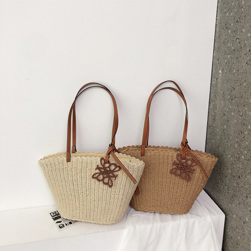 Hot Free shipping designer bags for womens Shoulder beige khaki Summer new shoulder bag fashion woven bag