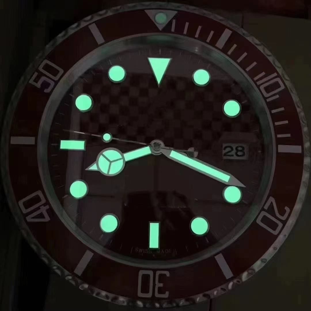 Silent Luminous Wall Clock Modern Metal Design Large Stainless Steel Clock with Date Display Ideal for Home Decor 1224 Hour W250924