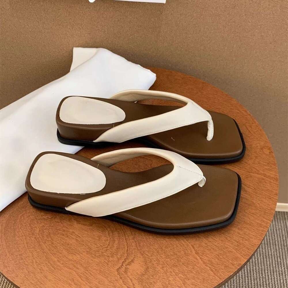 Silver Women's Summer Outdoor Slippers New Soft Thick Sole Flip-Flops French Style Stunning Toe Post Sandals Vacation Beach Shoes