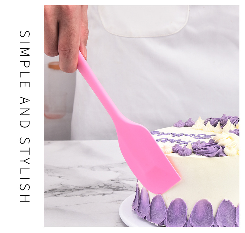 Heavy-Duty Silicon Cake Scraping Knife for Cream Handling & Decorating Durable Cooking Utensil Set at 72g Weight