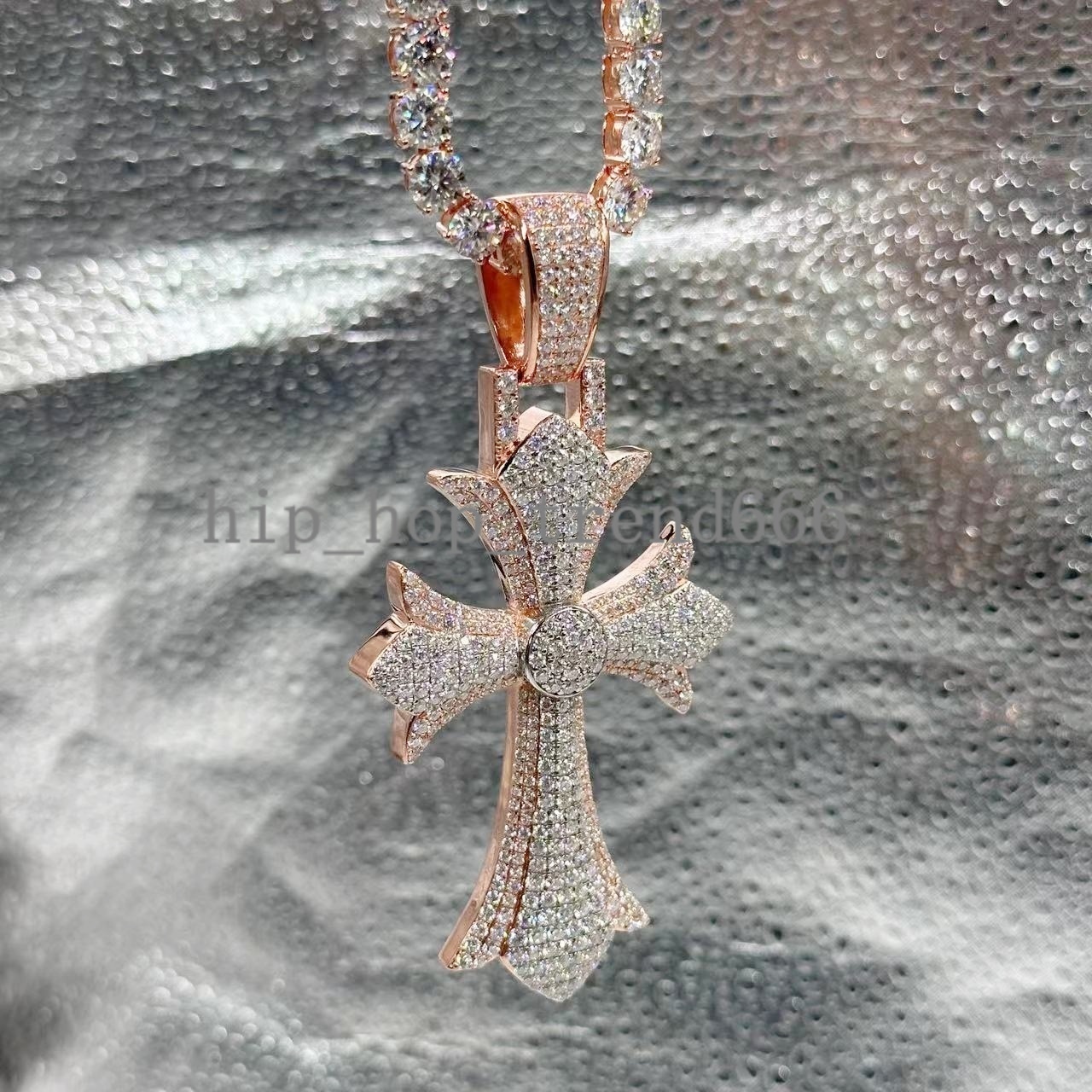 2025 Newest Luxury 925 Sterling Silver Ice Moissanite Cross Pendant Pass Diamond Test D VVS Childrens Crucifix Necklace Parties