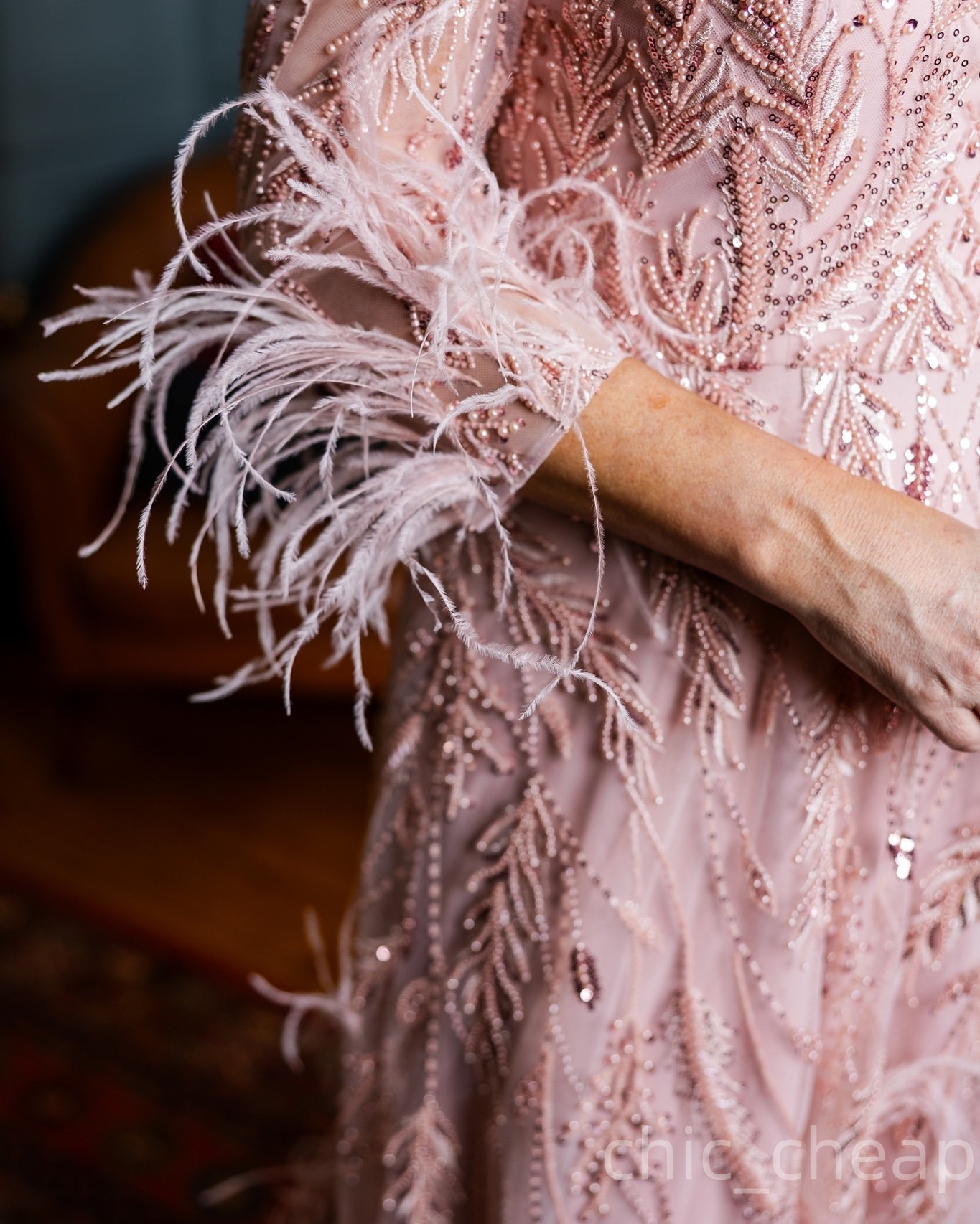 2025 Plus Size Blush Pink A-line Mother Of Bride Dresses Feather Sequined Lace Vintage Evening Party Mama's Dress Vintage Birthday Wedding Guest 