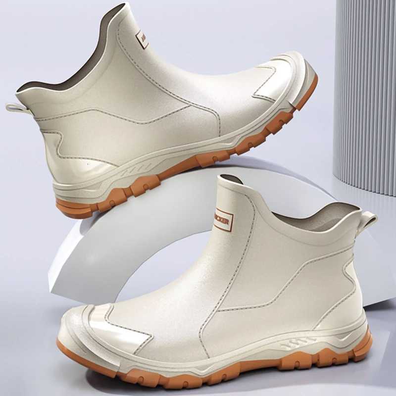 New Outdoor N-slip Light Shoes Men Rain Boots Waterproof Rubber Fishing Shoes Durable Waterproof Rubber Fishing Shoes Size 39-45 XJ250818