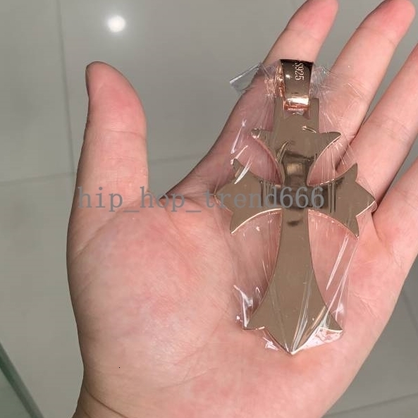 2025 Newest Luxury 925 Sterling Silver Ice Moissanite Cross Pendant Pass Diamond Test D VVS Childrens Crucifix Necklace Parties