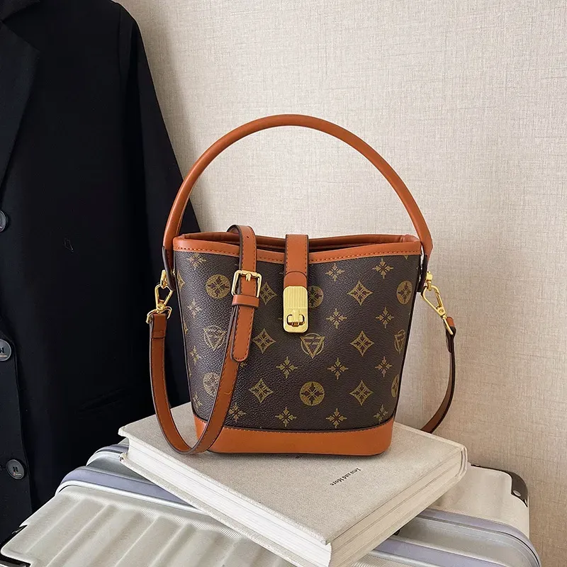 Designer Bags Luxury Bags Shoulder Bags Crossbody Bags Purse Designer 2025 capacity foreign leisure high-grade texture handbag presbyard bag 2025s hot