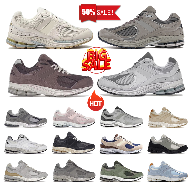 Mens Womens Designer 2002R Casual Shoes Sport Outdoor Sneakers Grey Black White Blue Pink Green Fashion Leather Japan and Korean Style Shoe Size 36-45