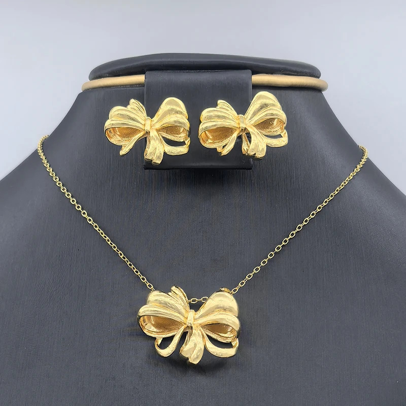 Italian Earrings Necklace Exquisite Bow Knot Pendant Sets Dubai Gold Plated Copper Engagement Appointment Jewelry Gifts 250815