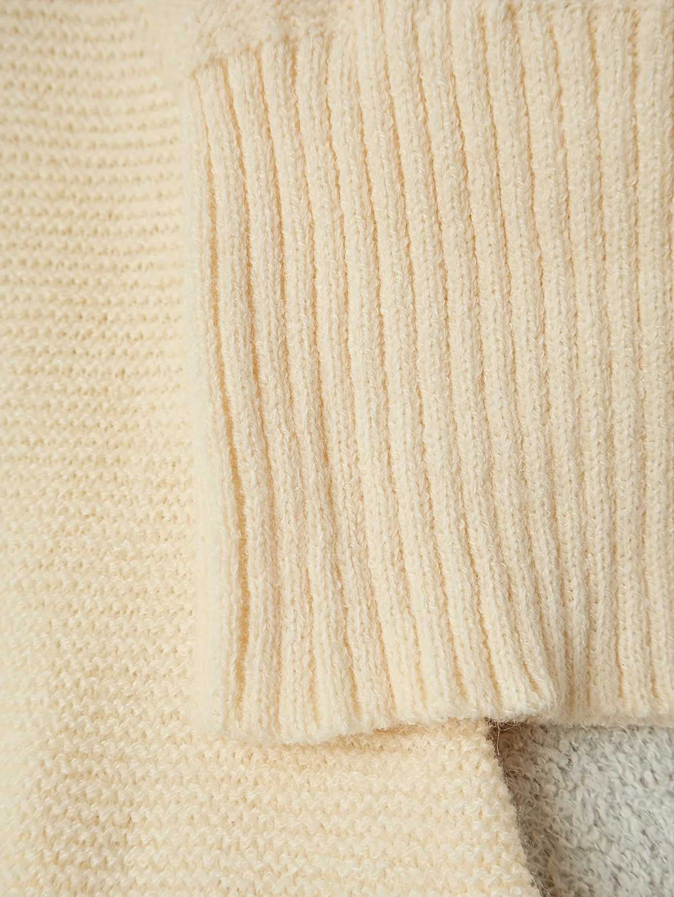 Autumn Fashion in Europe and the US French Retro Square Neck Bell Sleeve Long Sleeve Pullover Short Knitted Sweater for Women XJ250819