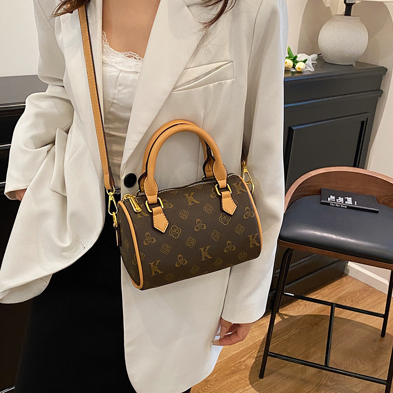 Designer Bag Women's Bag 2025 New Vintage Texture Old Flower Pillow Bag Boston Shoulder Crossbody Luxury Bag Handbag Trendy Women's Bag