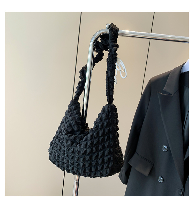 2025 Autumn Korean Fold Cloud Handbag Fashion Large Capacity Soft Crossbody Bag for Girls Solid Color Simple Bubble Bag for Women Crossbody Bag Casual