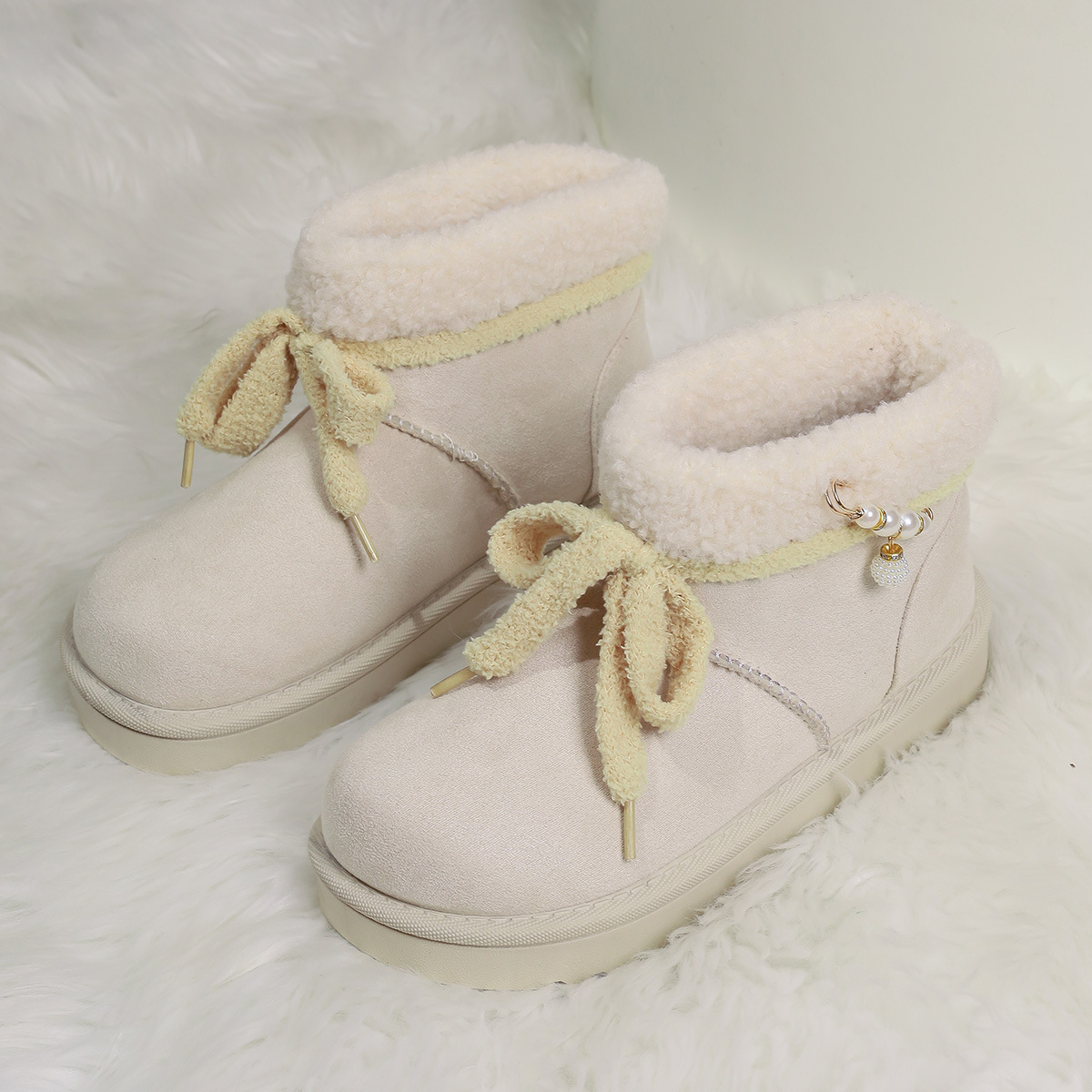 new Free delivery designer woman cotton boots Comfortable snow boots with short sleeves and plush outdoor winter boots
