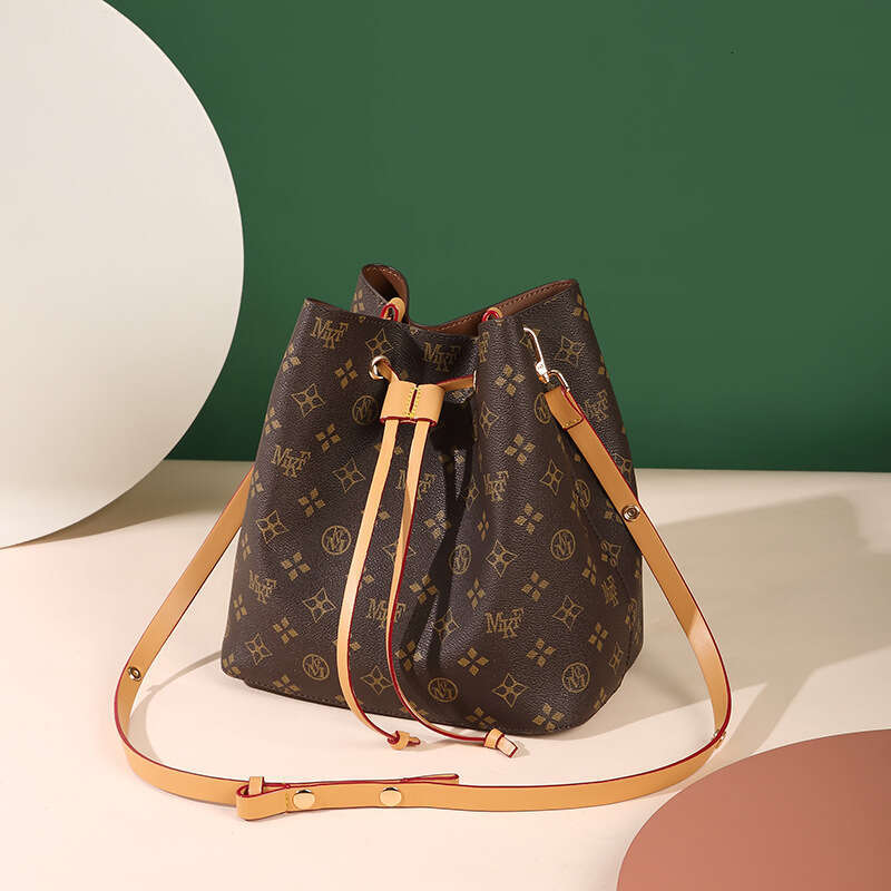 2025 Designer Elegant Crossbody Bags for Women Handheld Mother Fashion Bucket Letter Printed Brown Shoulder Bag