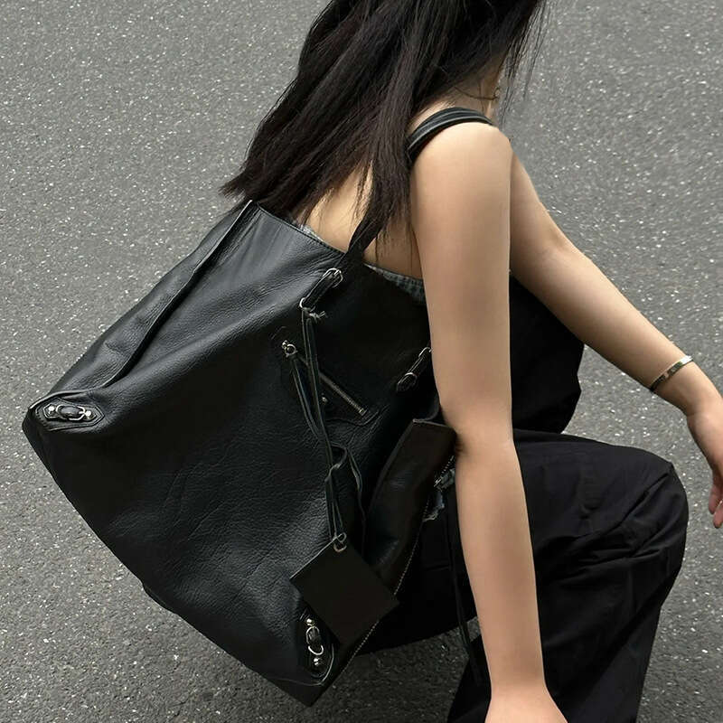 Designer Bag Tote Bag Shoulder Bag Light Luxury High End Fashion Motorcycle Tote Capacity Underarm Women S Korean Version Handbag Large Bag Trendy