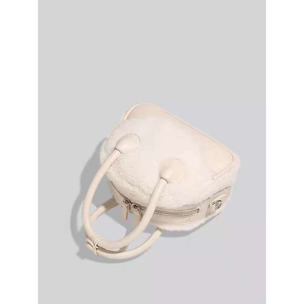 Autumn/Winter Handbag designer bag Plush crossbody bag Smiling face bag Teddy fur bag New High Beauty Women's Fashion Backpack