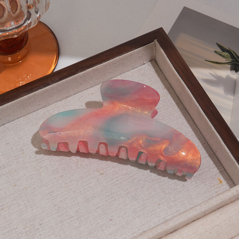 Marble-patterned clasp shark head jewelry