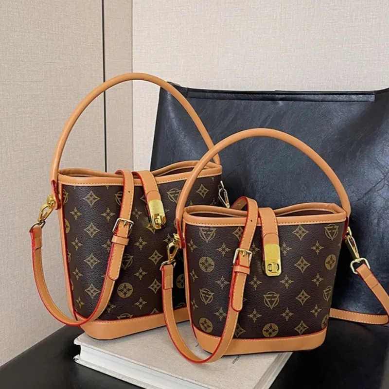 Designer Bags Luxury Bags Shoulder Bags Crossbody Bags Purse Designer 2025 capacity foreign leisure high-grade texture handbag presbyard bag 2025s hot