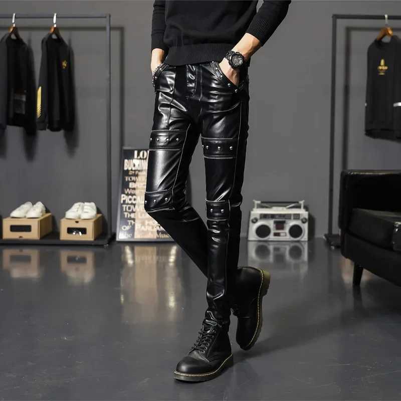 2024 New Winter Spring Mens Skinny Biker Leather Pants Fashion Faux Leather Motorcycle Trousers for Men Stage Club Wear W250819