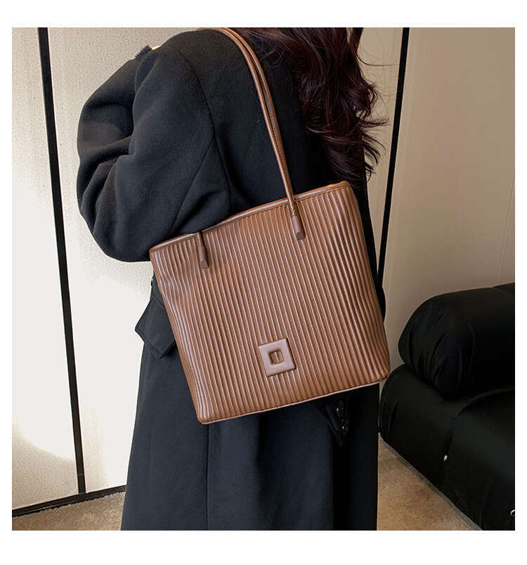 Designer Bags Minimalist Bucket Tote Large Capacity 2025 New Fashion Texture Shoulder Versatile Women's Bag