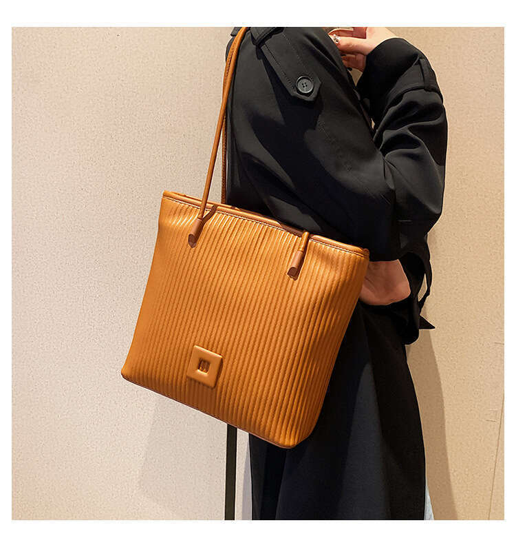 Designer Bags Minimalist Bucket Tote Large Capacity 2025 New Fashion Texture Shoulder Versatile Women's Bag