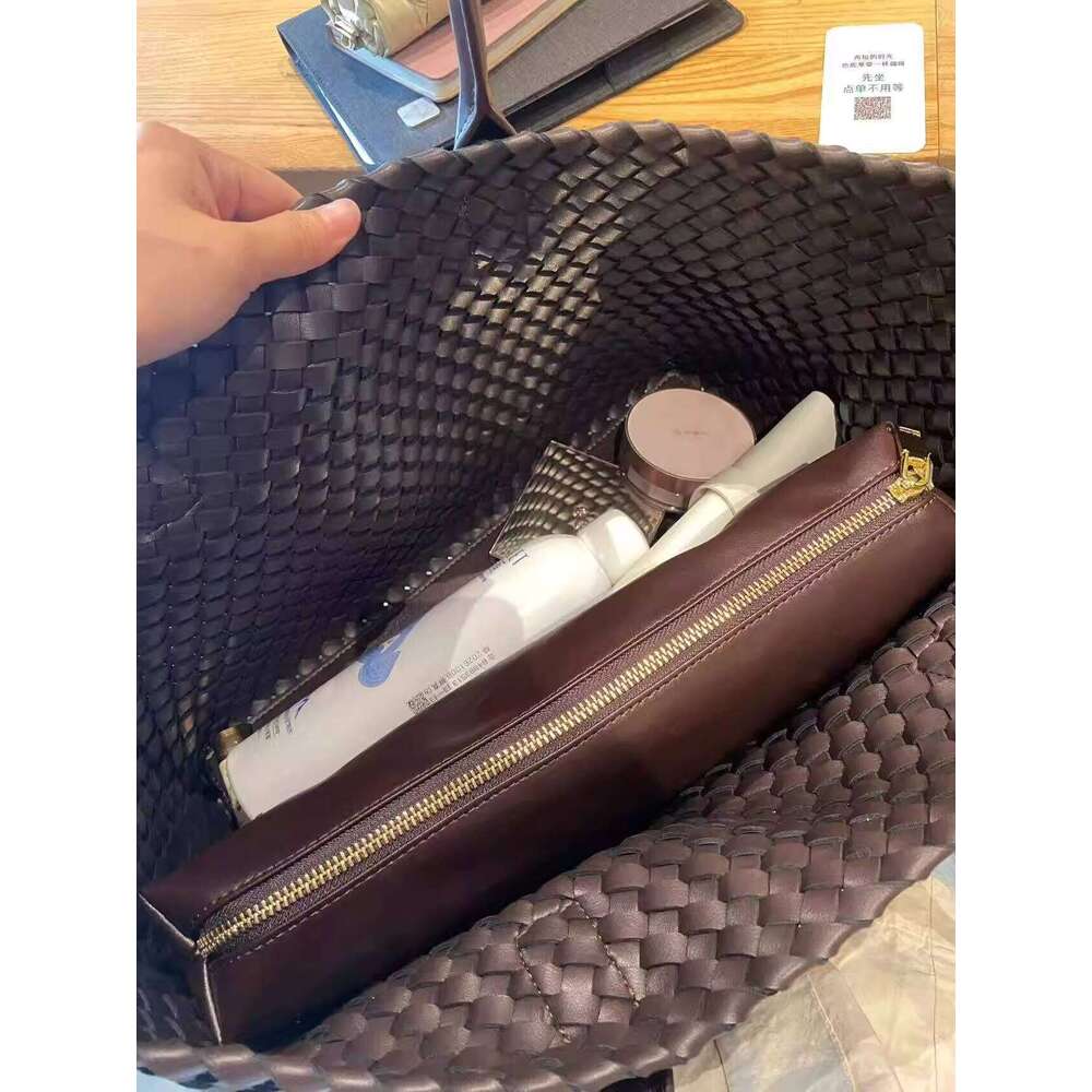 Designer Bag Tote Bag Shoulder Bag Summer New Handwoven Large Capacity Commuter Versatile Tote Travel Underarm Bag