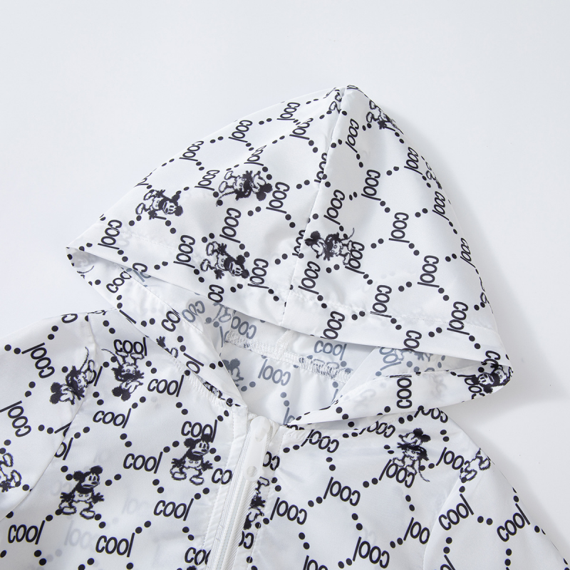 Lightweight and breathable sun-proof jacket for boys and girls comfortable designer clothing with a hood for babies soft and skin-friendly fabric.