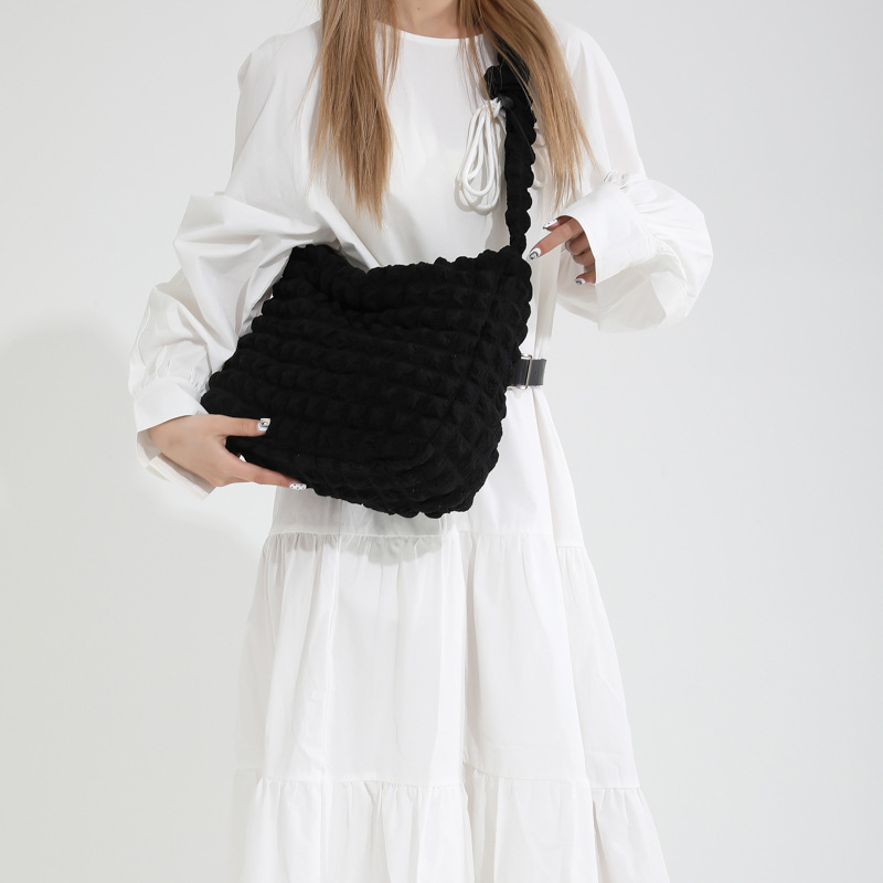 2025 Autumn Korean Fold Cloud Handbag Fashion Large Capacity Soft Crossbody Bag for Girls Solid Color Simple Bubble Bag for Women Crossbody Bag Casual