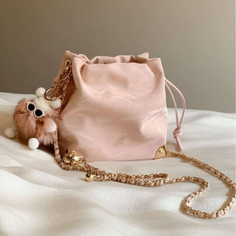 Women's Bucket Bag 2025 New Small Popular Designer Shoulder Bags Casual Fashion Hundred