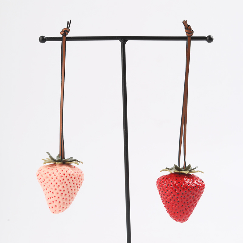Designer Charms Bag charm 3D Resin Cute Hanging Decoration Luxurys designer Fashion style Acrylic Super Realistic Handmade Accessory Simulation Strawb
