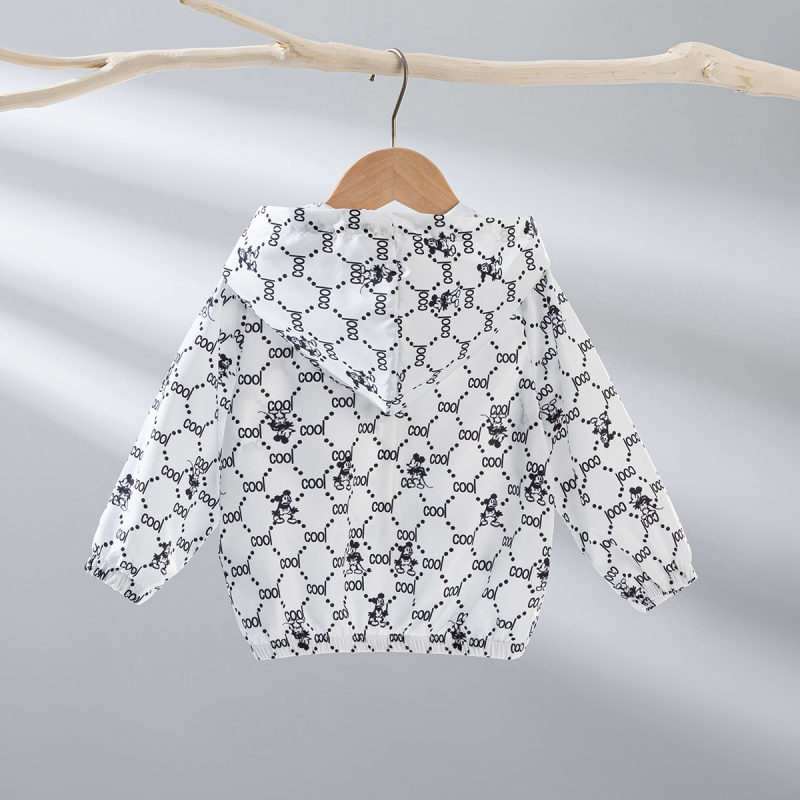 Lightweight and breathable sun-proof jacket for boys and girls comfortable designer clothing with a hood for babies soft and skin-friendly fabric.