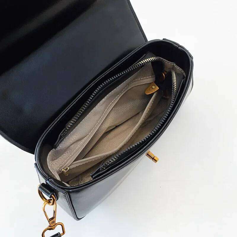 Spring Fashion Armpit Small Square Female Senior Niche Personality Leisure Hand Carrying Single Shoulder Crossbody Bag
