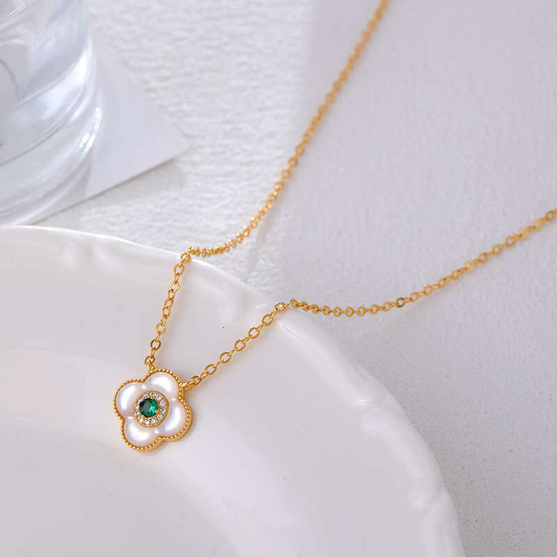 Luxury jewelry designer necklace Clover necklace Simple Lucky Clover Zircon Earrings New Chinese Natural Fritillaria S925 Silver Needle Luxury Flower 