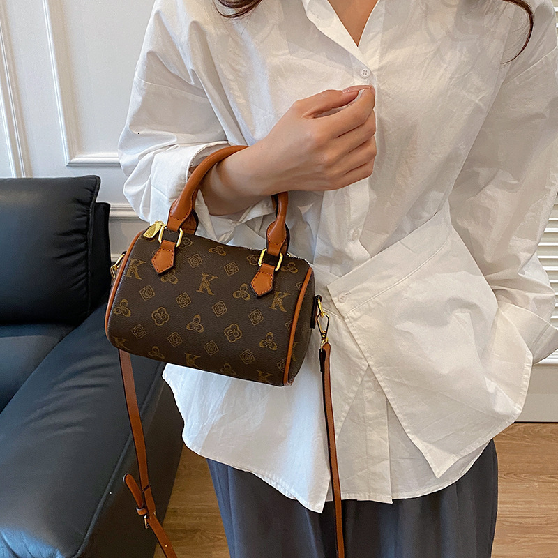 Designer Bag Women's Bag 2025 New Vintage Texture Old Flower Pillow Bag Boston Shoulder Crossbody Luxury Bag Handbag Trendy Women's Bag