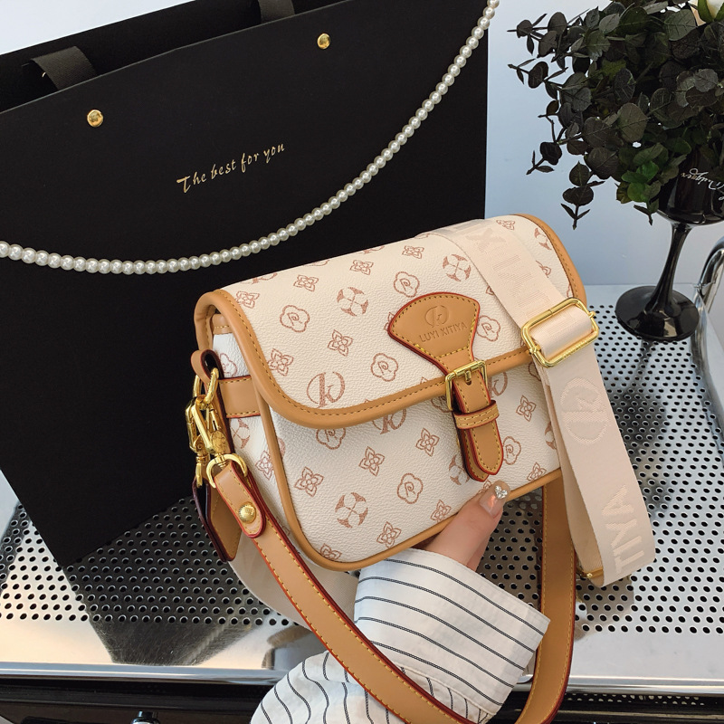 Designer small bag female new autumn and winter fashion all kinds of single shoulder bag texture foreign air cross-body small bag