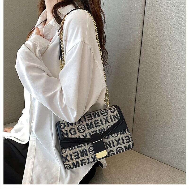 Cross-border 2023 new one-shoulder Messenger letter women's fashion all-match Dionysus live broadcast small square bag trend