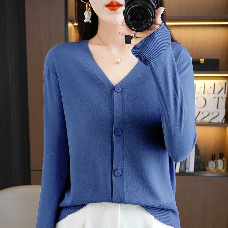 2025 Summer New Korean Version Thin Solid V-Neck Ice Silk Knitted Long Sleeve Sunscreen Cardigan Fashion V-Neck Top for Women XJ250819
