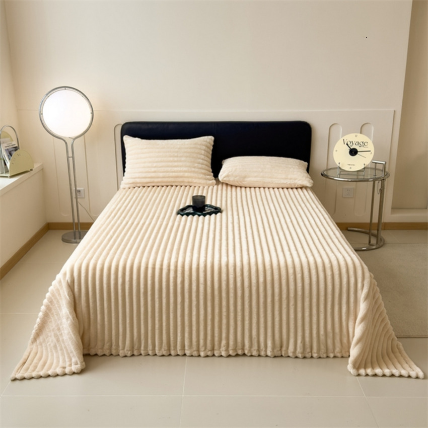 (General) Silk Veil 2025 New Rabbit Fur Plush Multi-Functional High Weight French Milk Beibei Velvet Blanket