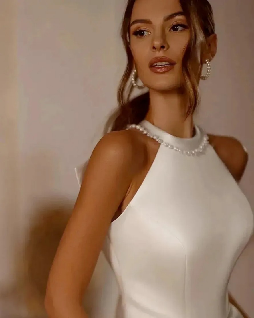 2025 A Line Satin Wedding Dresses Halter Neck Bow Sexy Pearls Side Split Bridal Gowns Custom Made Vestidos De Novia
