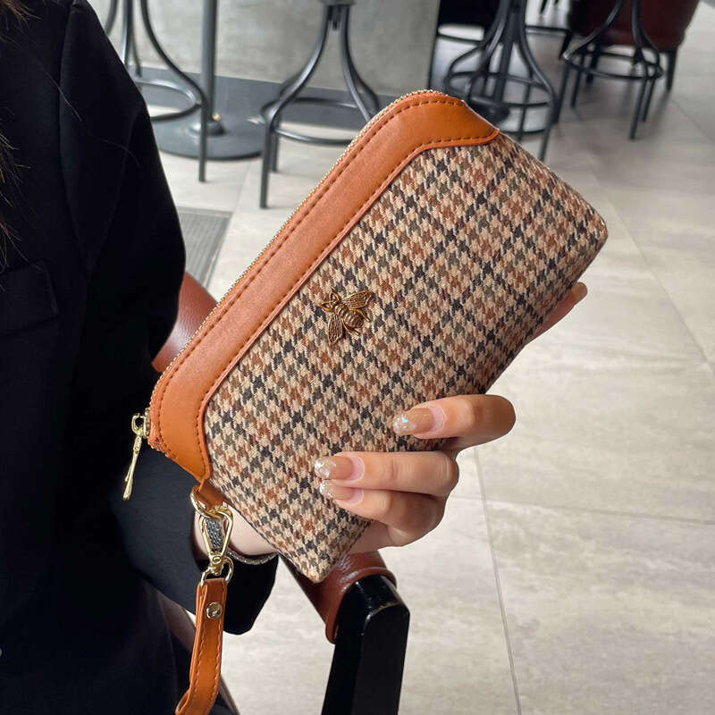 Handbag women's small bag holding 2023 new style can put mobile phone temperament exquisite high-end summer hand grasp coin purse