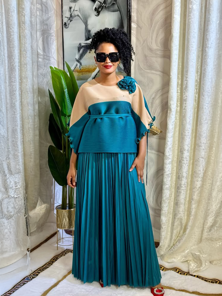 Pleated skirt top set Fashionable Dual Pack of Pleated & Multi-Colored Overall Outfits Two pairs of pleated and color-blocked overalls 25306