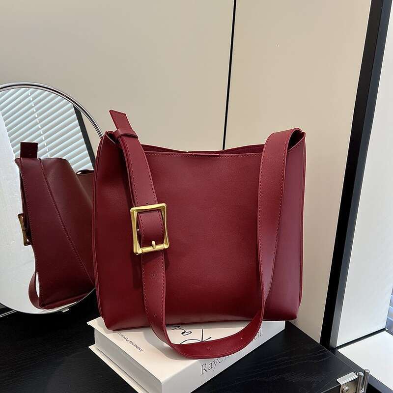 Bags Fashion Versatile Large Capacity Simple Underarm Designer for Women 2025 Summer New Light Luxury Crossbody Bag Trendy