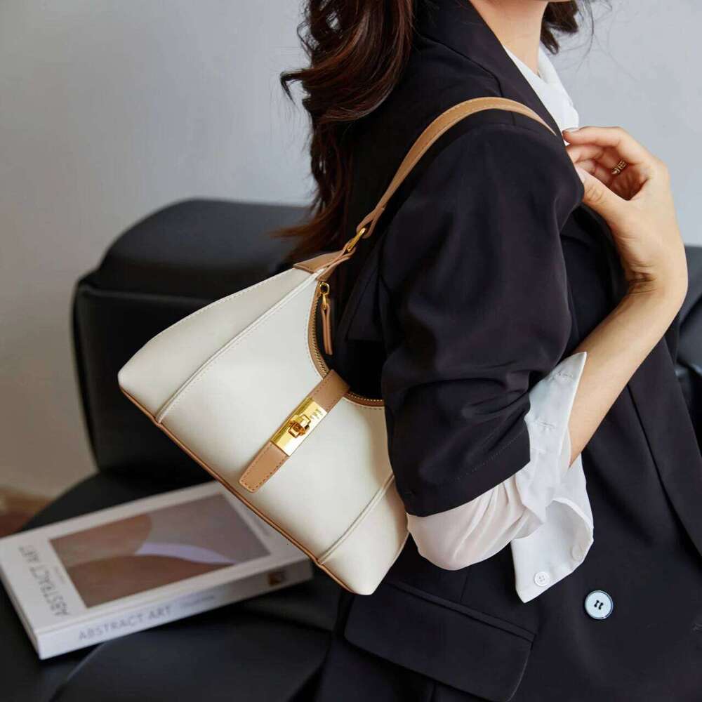 Designer Luxury Spacious Hand Bags Women Tote Leather Crossbody By Brand Famous For Elegant Ladies Carry