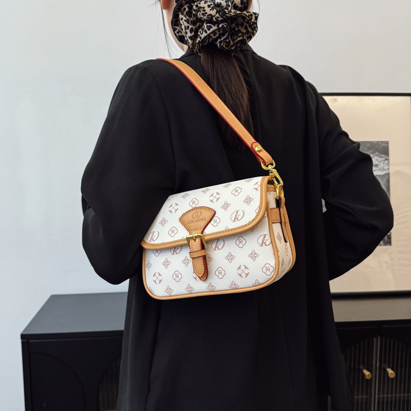 Designer small bag female new autumn and winter fashion all kinds of single shoulder bag texture foreign air cross-body small bag