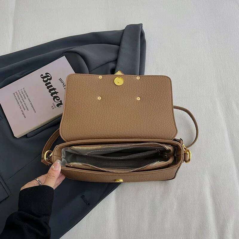 Elegant Classic Leather Messenger Purse Bag For Women With Commuter Style And Large Capacity Vintage