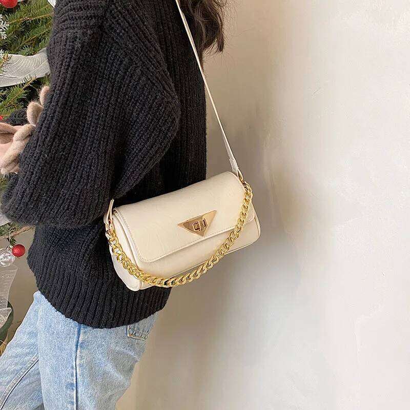 New Retro Fashion Small Square Bag High End Design Simple Versatile Shoulder Messenger