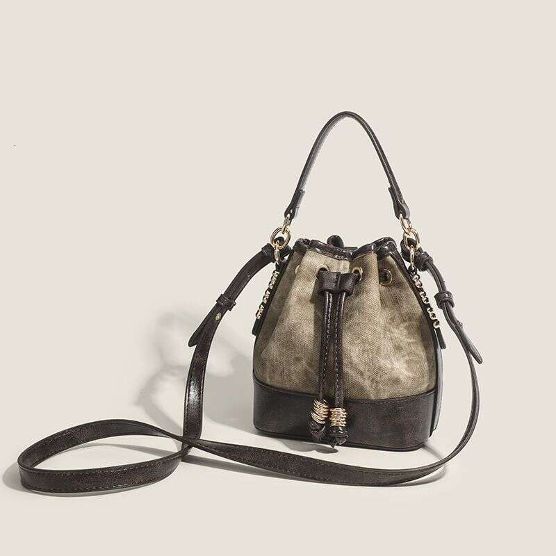 Ladies' 2024 new trendy high-end oil painting bucket bag, this year's popular single shoulder crossbody commuting bag